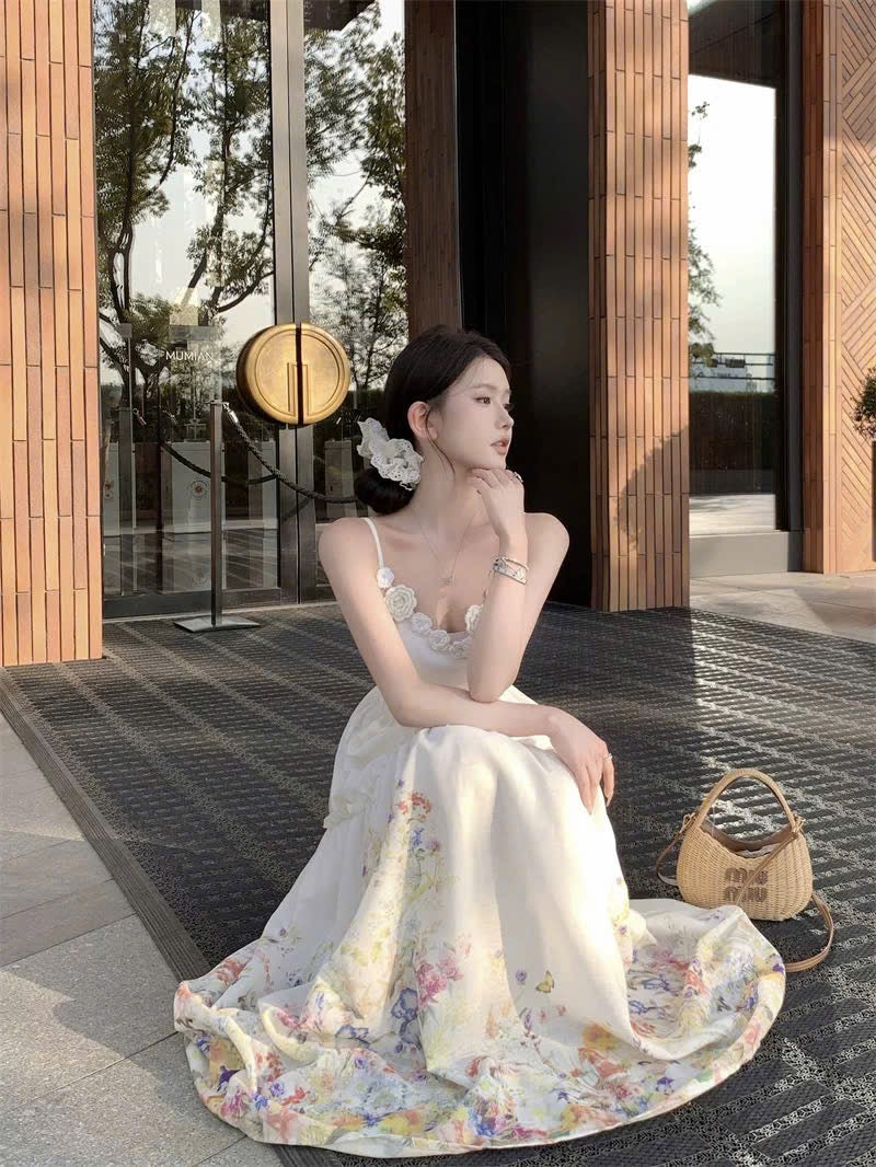 Váy trắng điểm hoa 2 dây tinh khôi