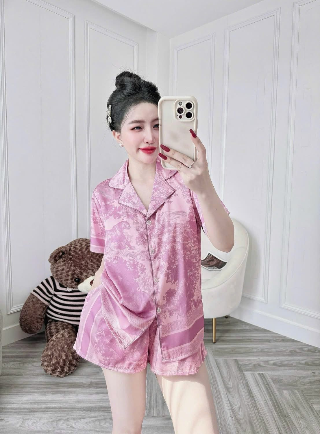 Pijama đùi cổ V viền lé nhẹ nhàng