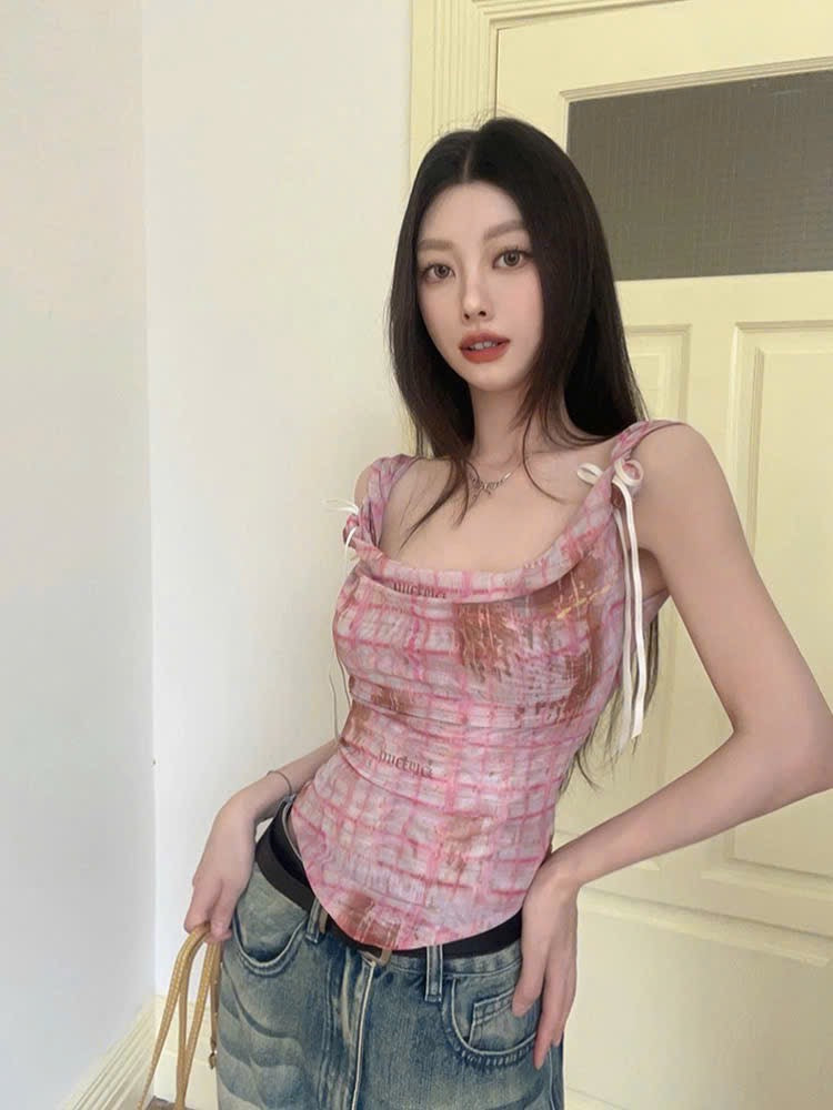 Áo 2 dây cổ vuông tone hồng đính hoa