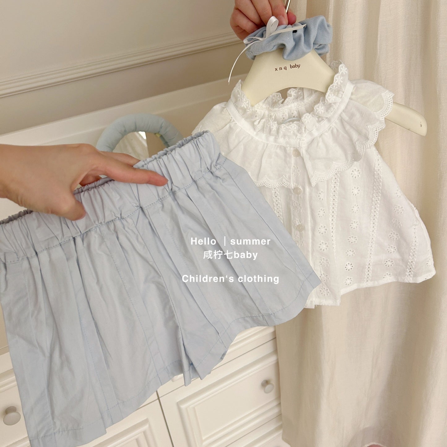 Set áo trắng viền ren quần đùi xanh