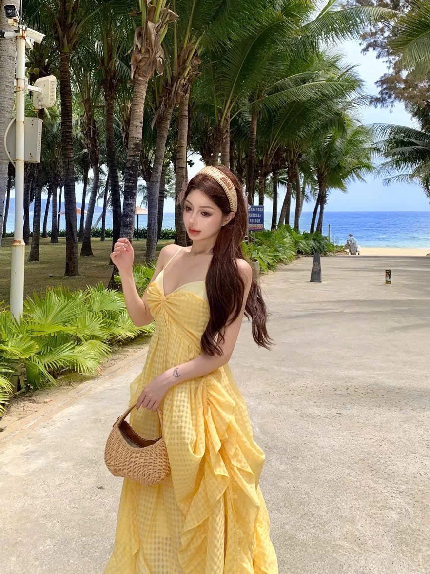Đầm 2 dây caro vàng rực rỡ