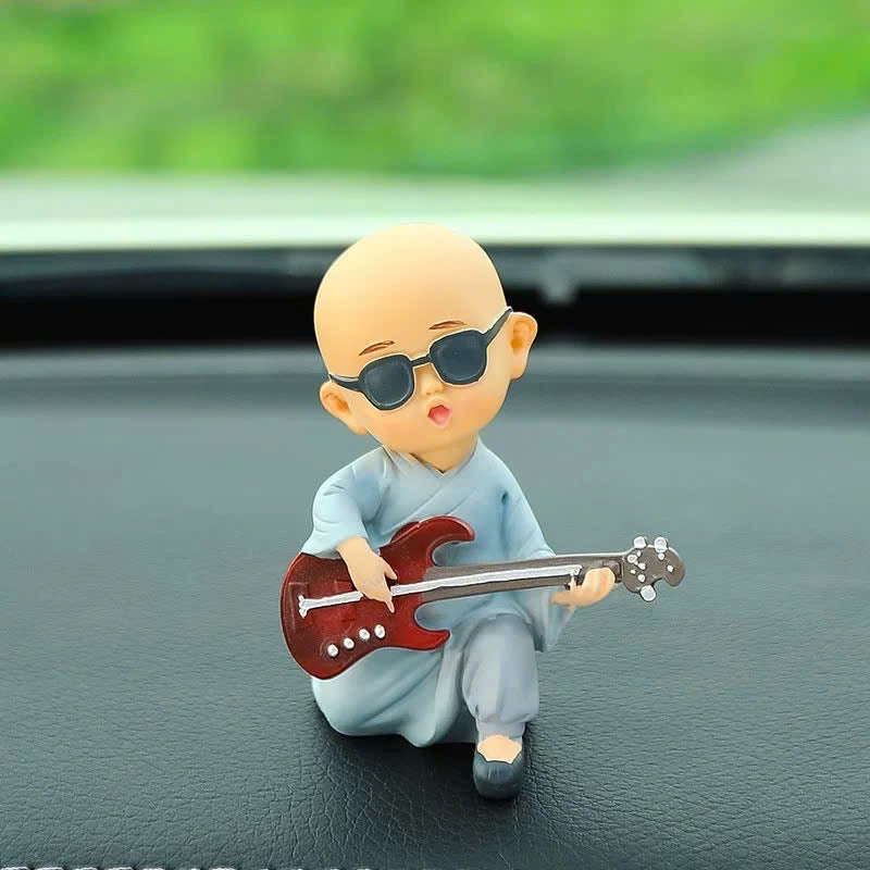 Dán xe chú tiểu chăm chỉ và vui vẻ