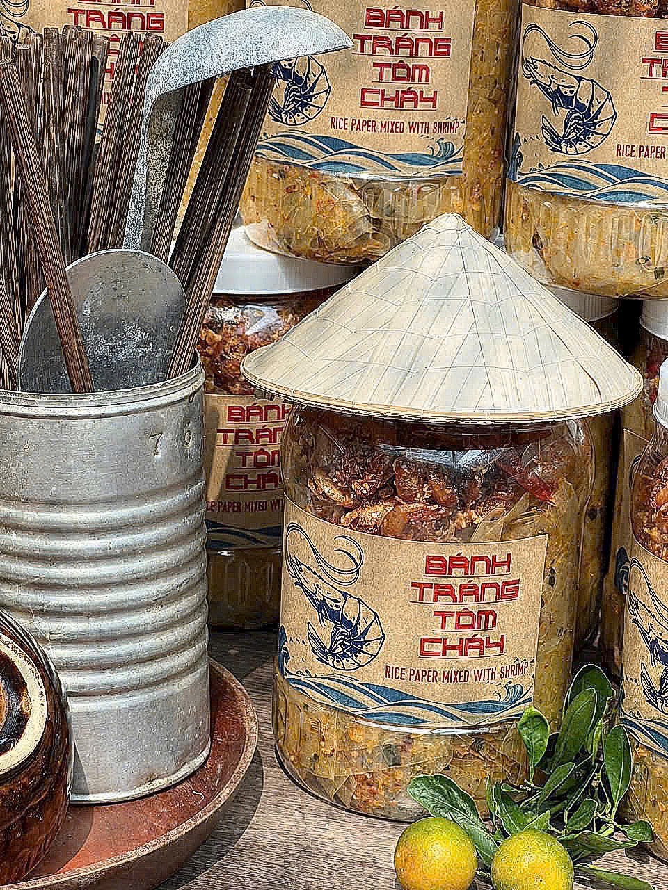 Bánh tráng tôm cháy miếng vuông đậm đà