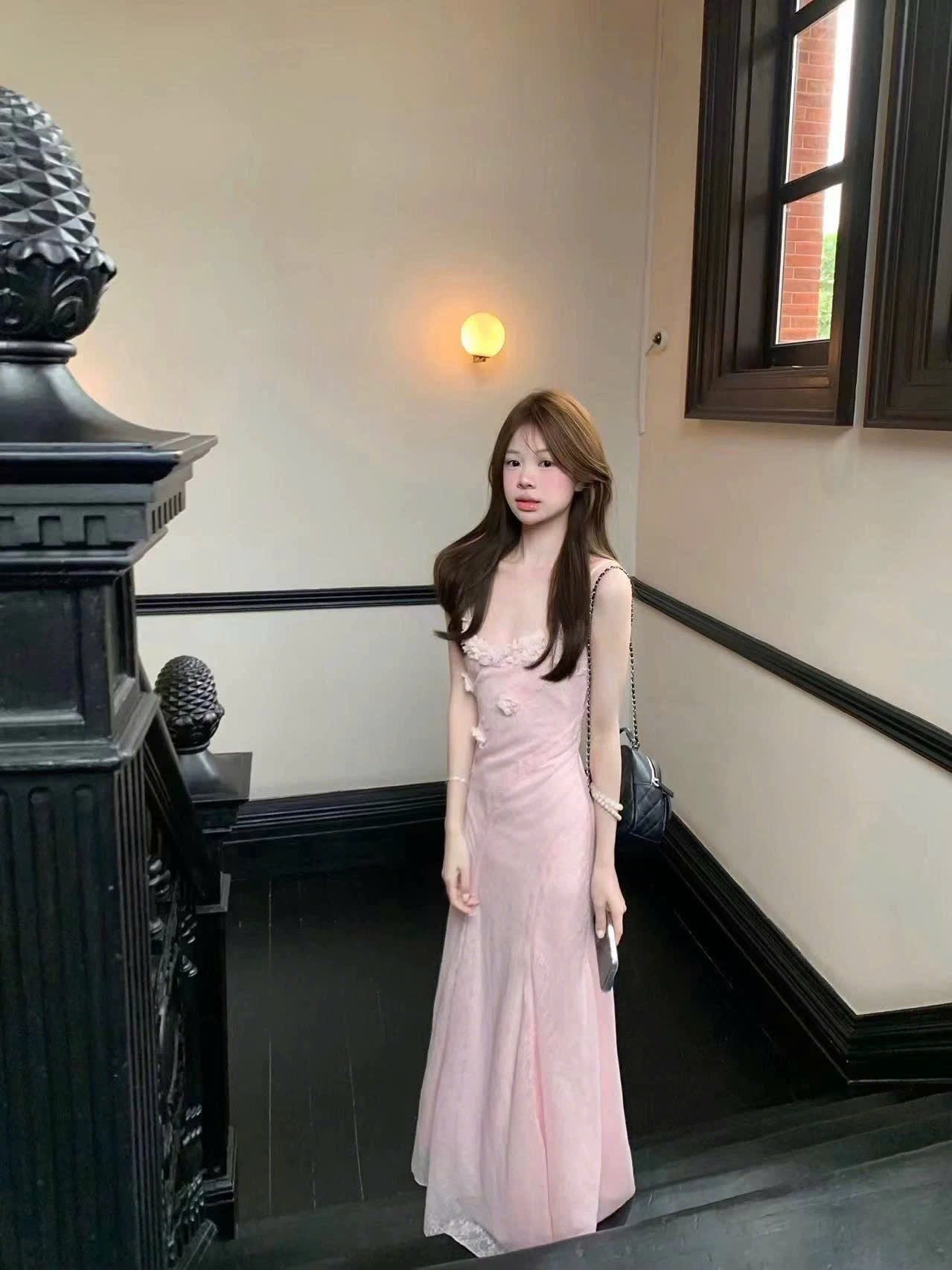 Đầm dài hồng nhạt 2 dây
