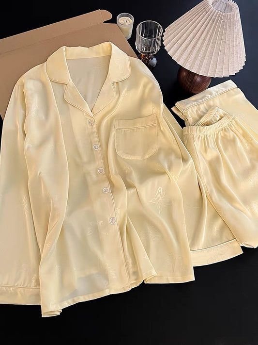 Pijama dài lụa vàng in bướm