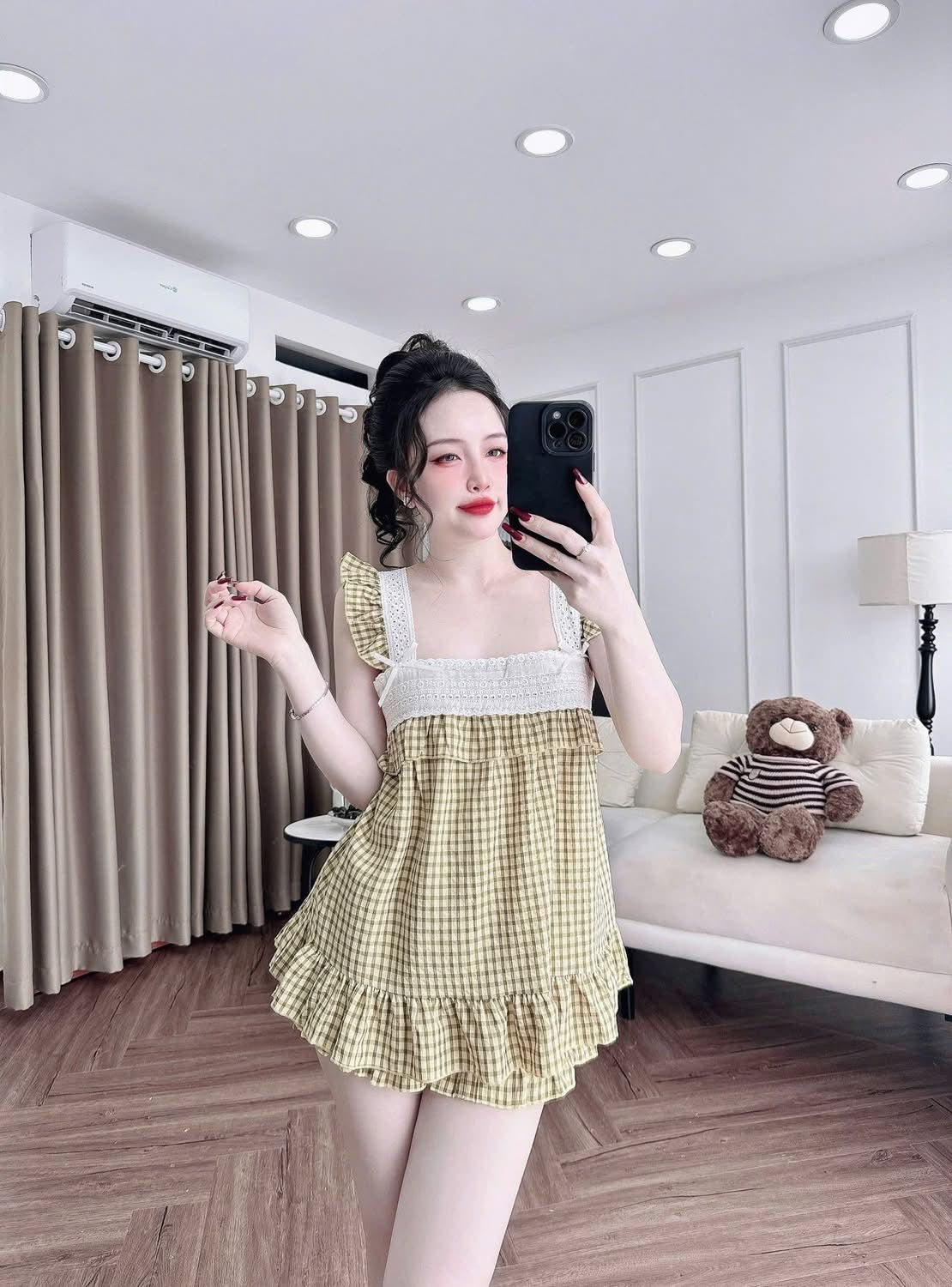 Bộ ngủ đùi caro phối ren tiểu thư