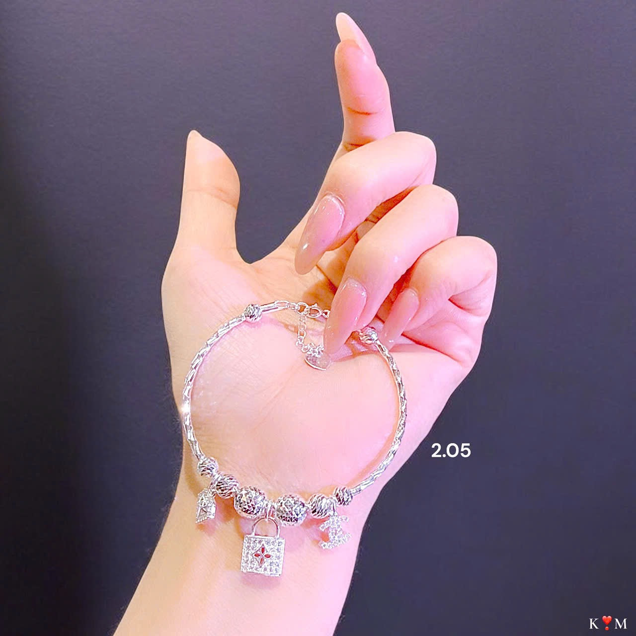 Lắc tay bạc bling bling nhìn góc nào cũng xinh