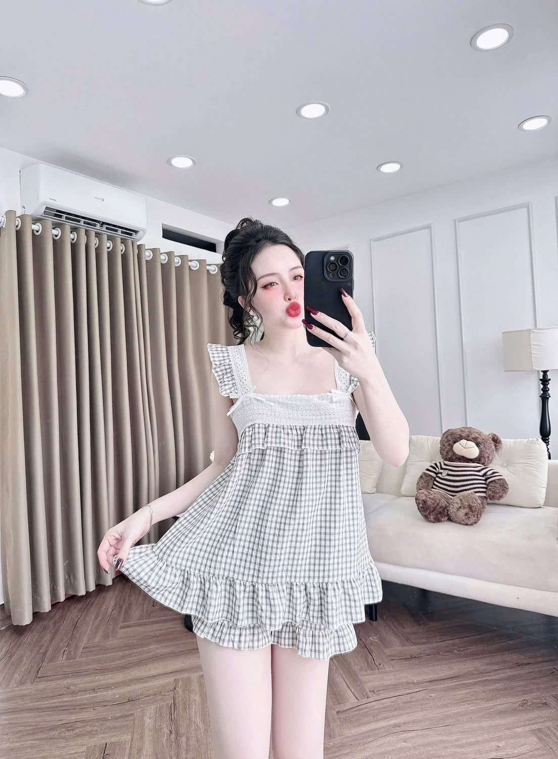 Bộ ngủ đùi caro phối ren tiểu thư