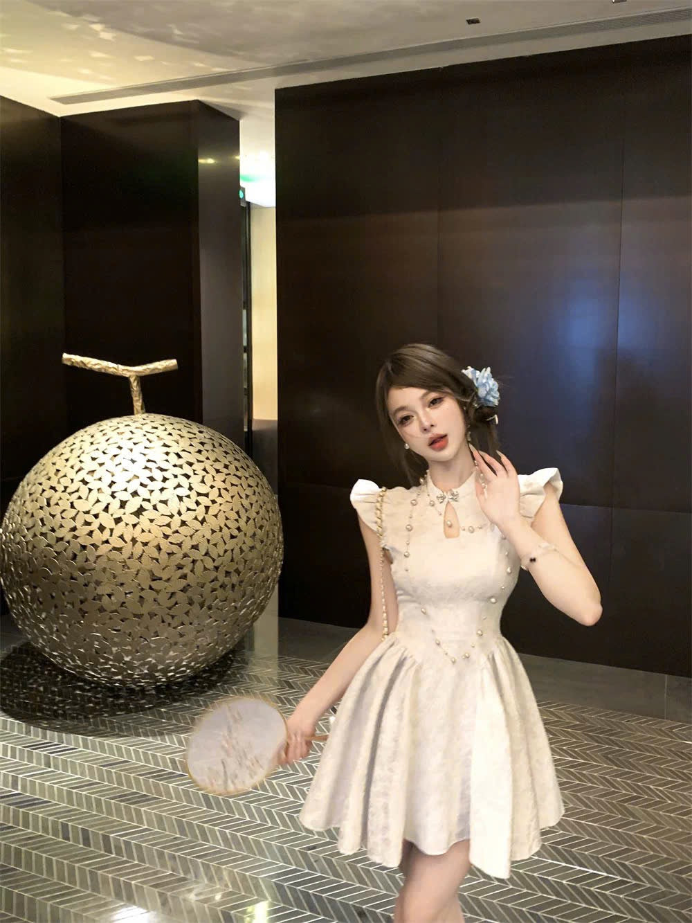 Váy xoè cổ tàu thanh lịch