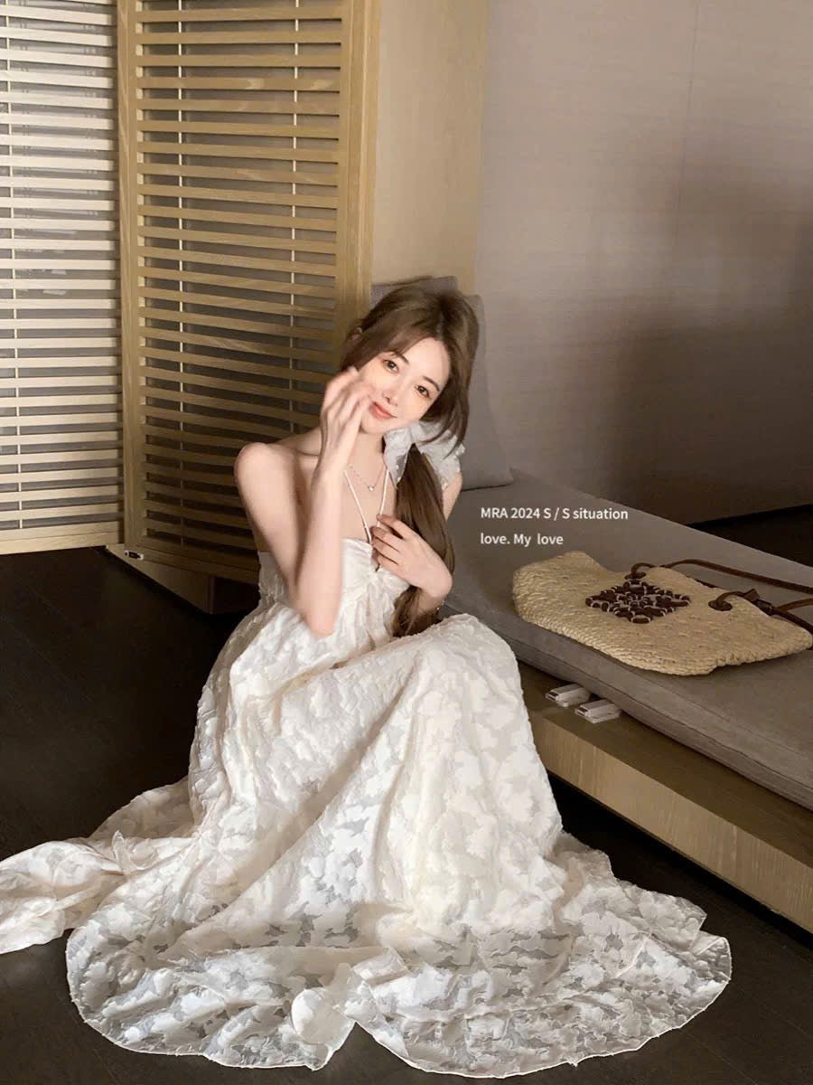 Váy maxi hở lưng yêu ơi là yêu