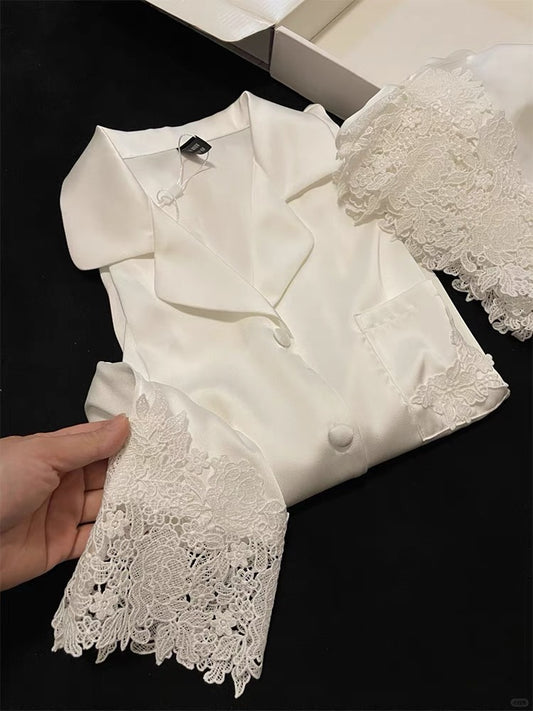 Pijama dài lụa phối ren hoa trắng