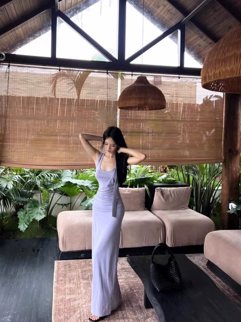 Đầm body dài ôm dáng