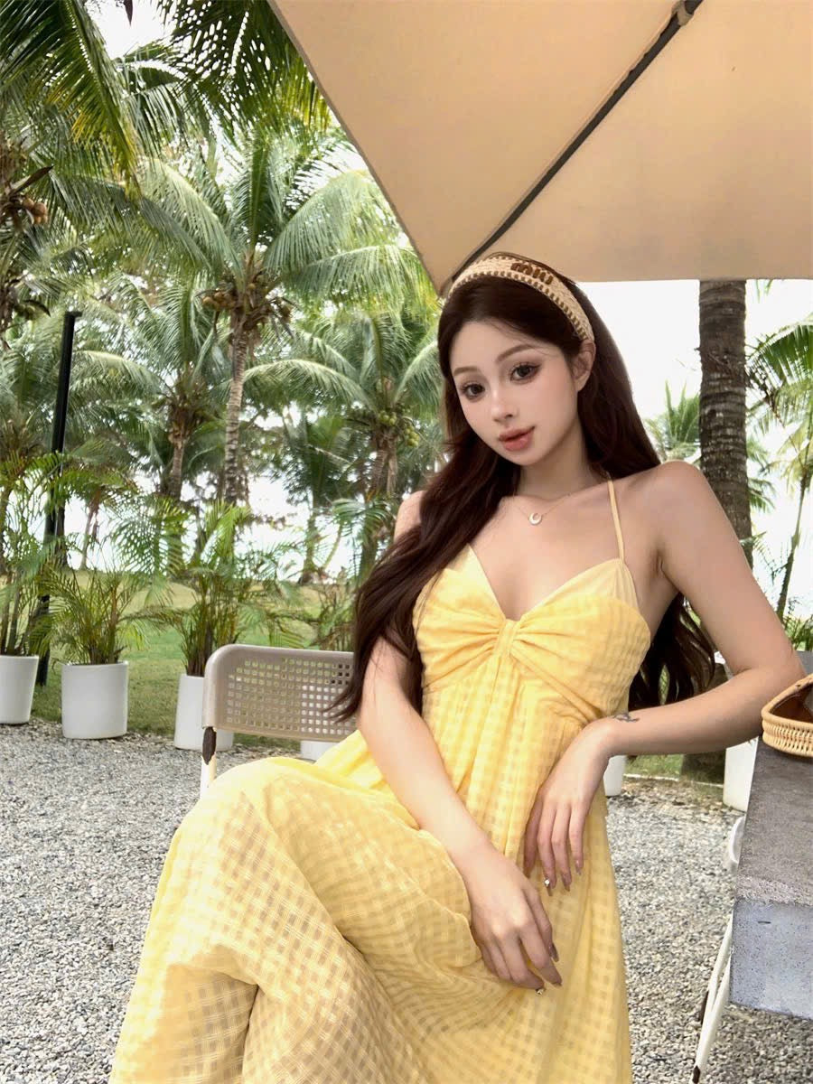 Đầm 2 dây caro vàng rực rỡ