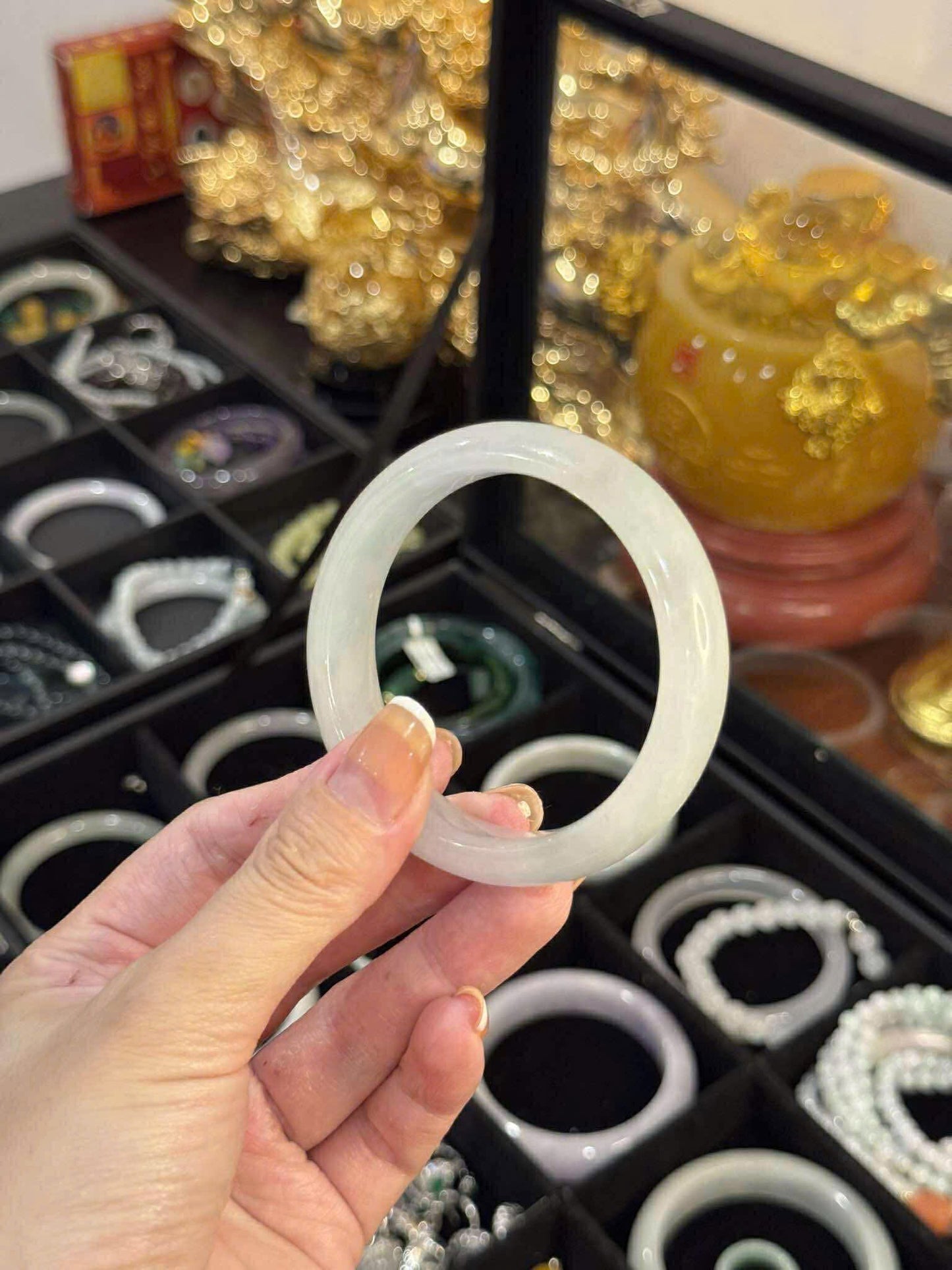 Vòng ngọc bản tone xanh