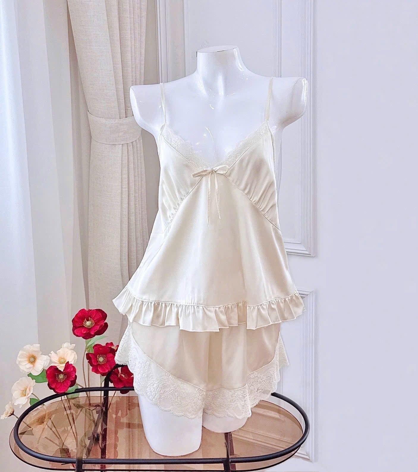 Bộ 2 dây quần đùi lai bèo siêu xinh