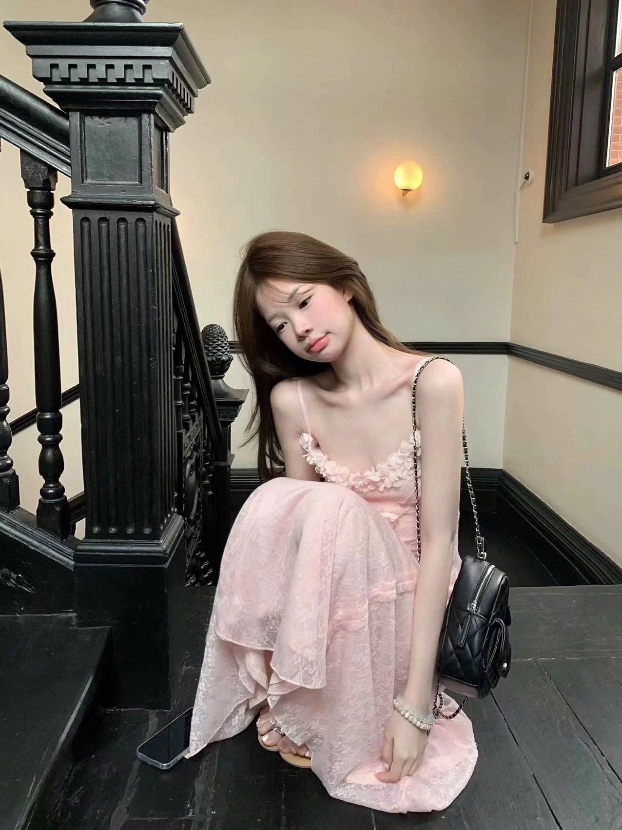 Đầm dài hồng nhạt 2 dây