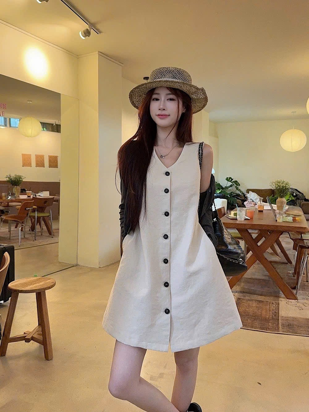 Váy ngắn form chữ A sát nách