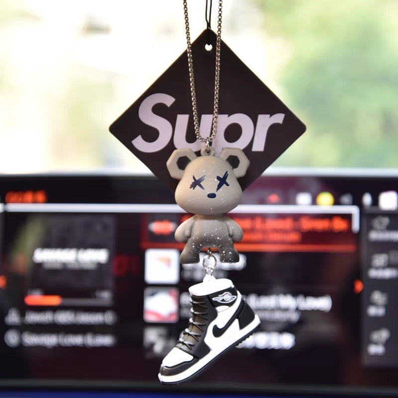 Gấu Bearbrick treo xe cực chất