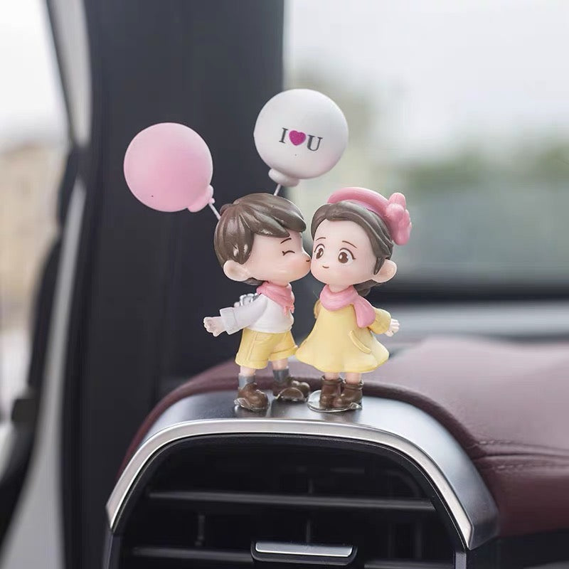 Có sẵn - Dán xe cặp đôi kiss nhau