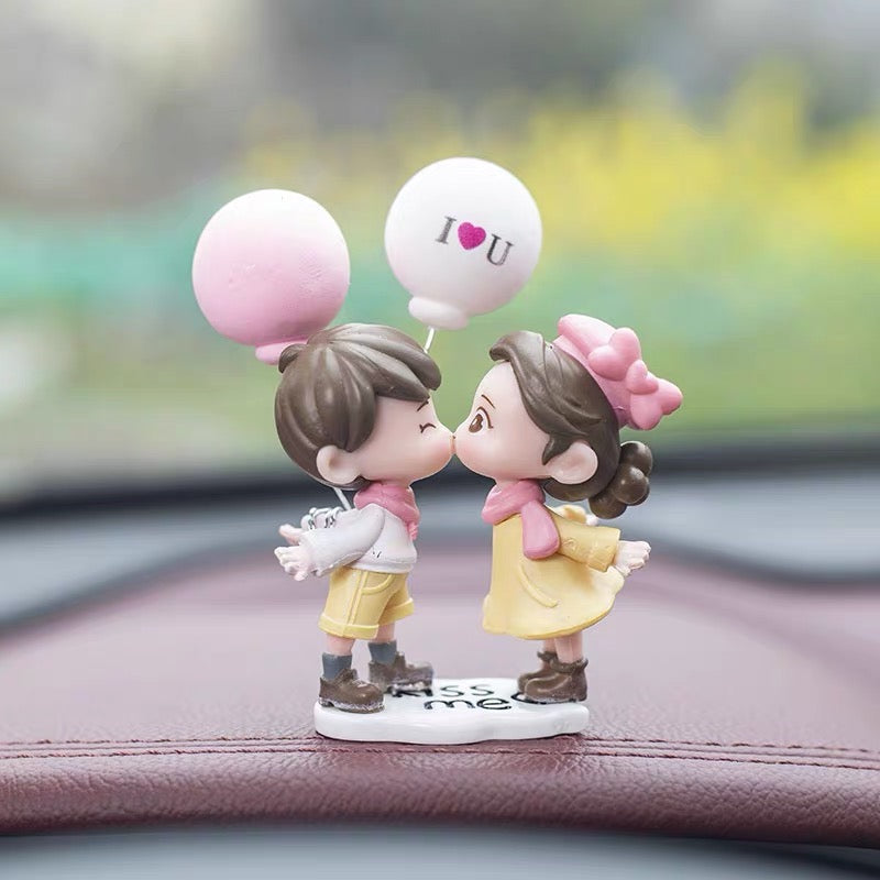 Có sẵn - Dán xe cặp đôi kiss nhau