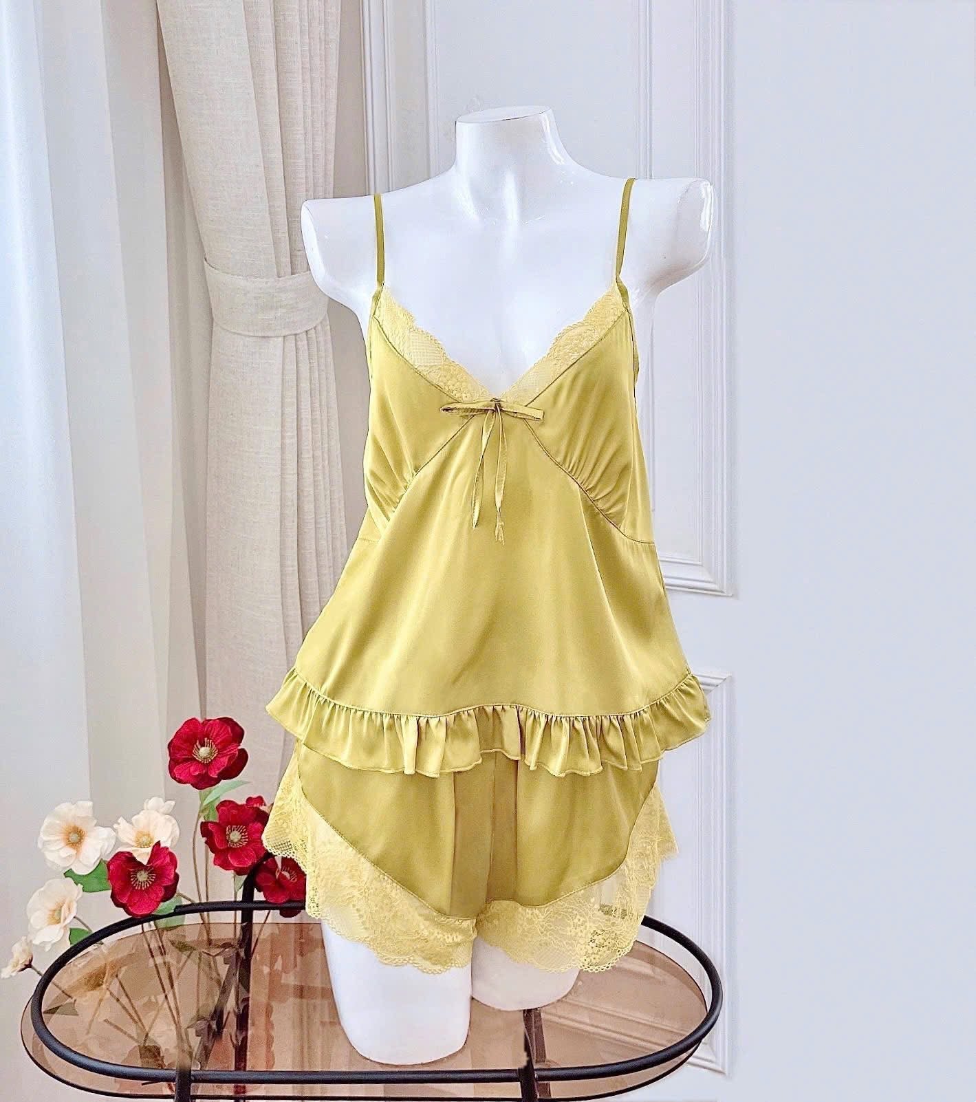 Bộ 2 dây quần đùi lai bèo siêu xinh
