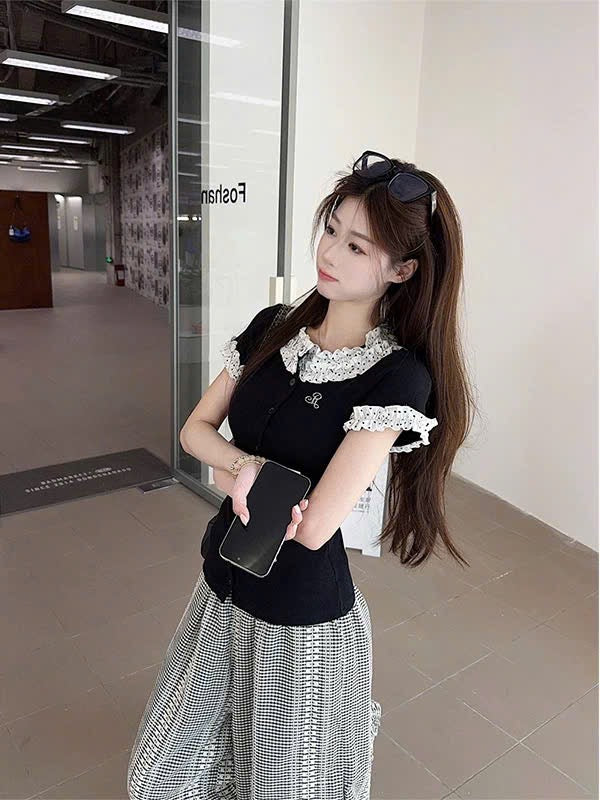 Áo cổ viền bèo trắng chấm bi tinh tế