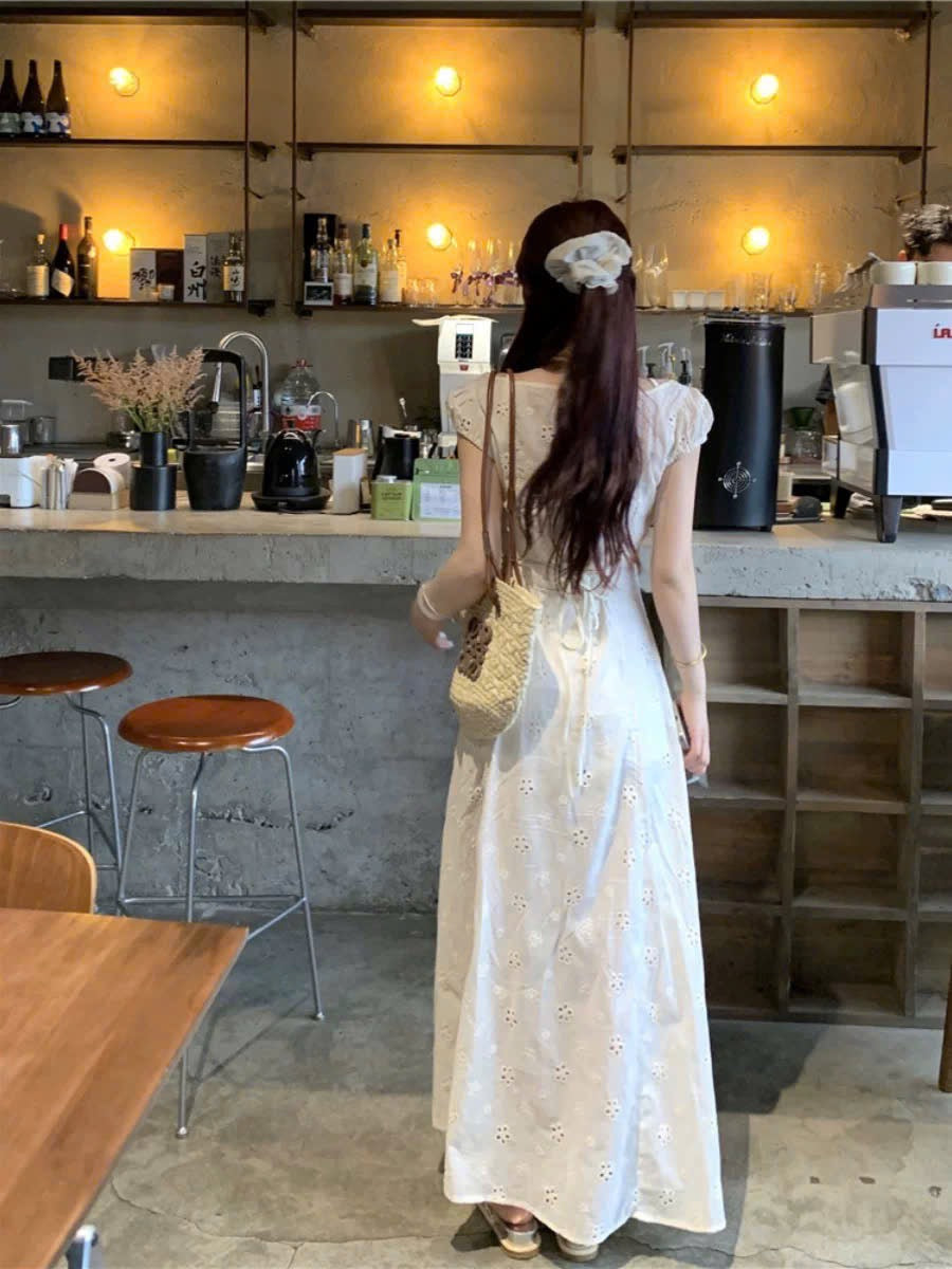 Đầm trắng nàng thơ