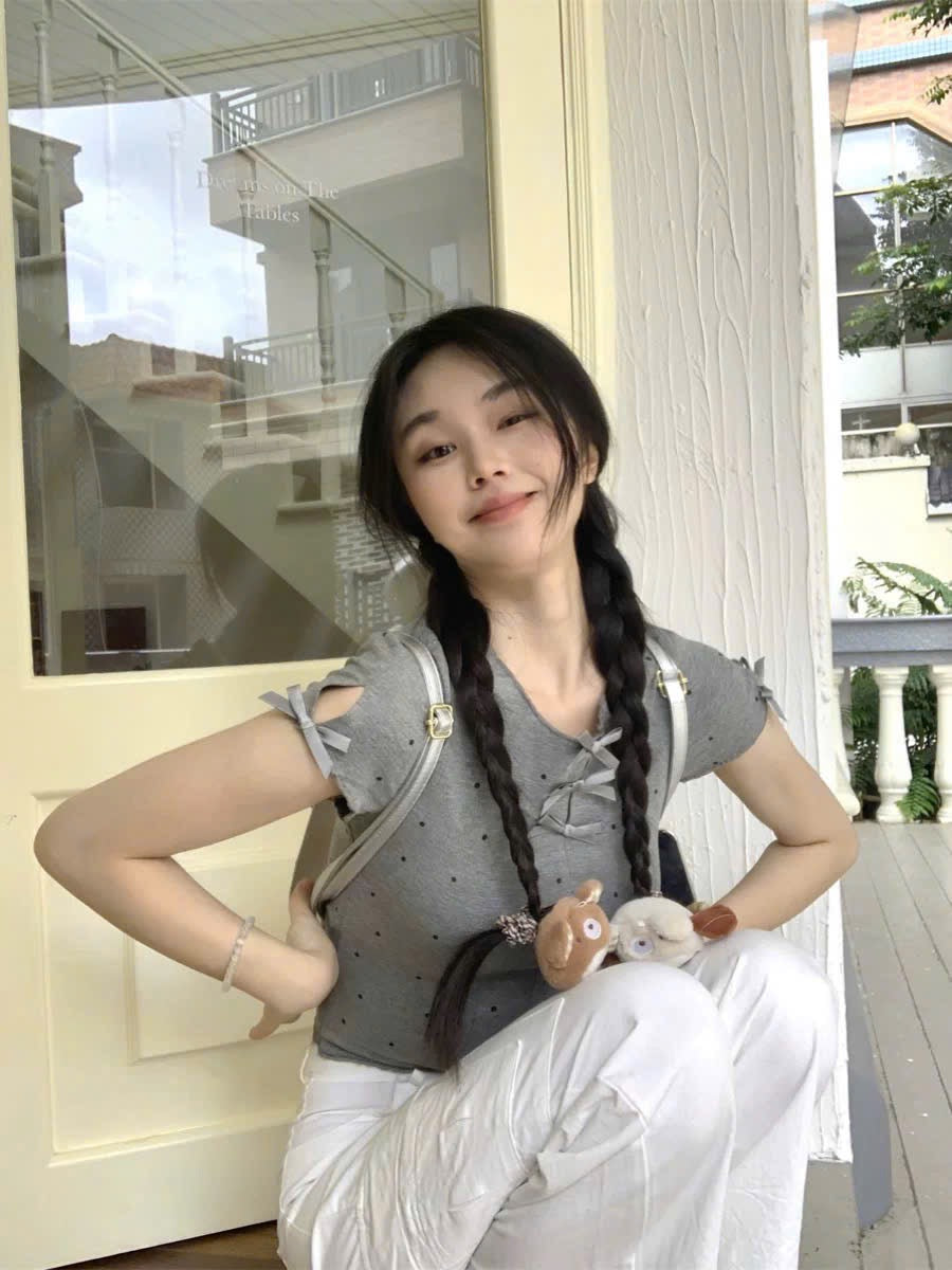 Áo thun chấm bi tay ngắn