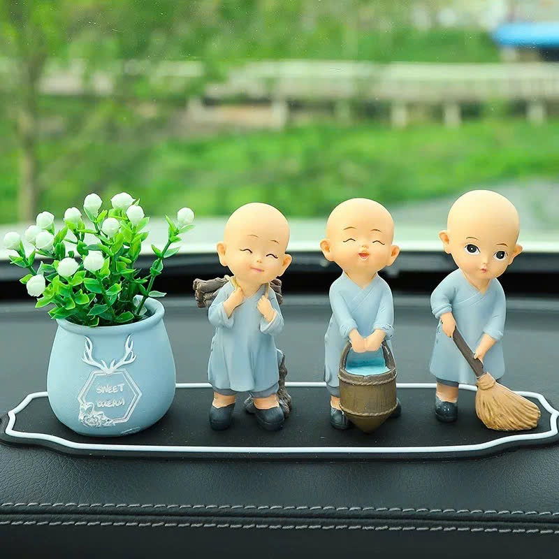 Dán xe chú tiểu chăm chỉ và vui vẻ