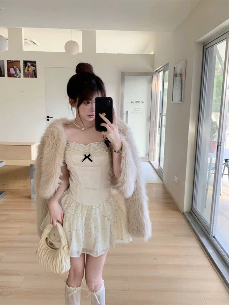Set áo 2 dây trắng cúp ngực viền ren mix chân váy ngắn chấm bi