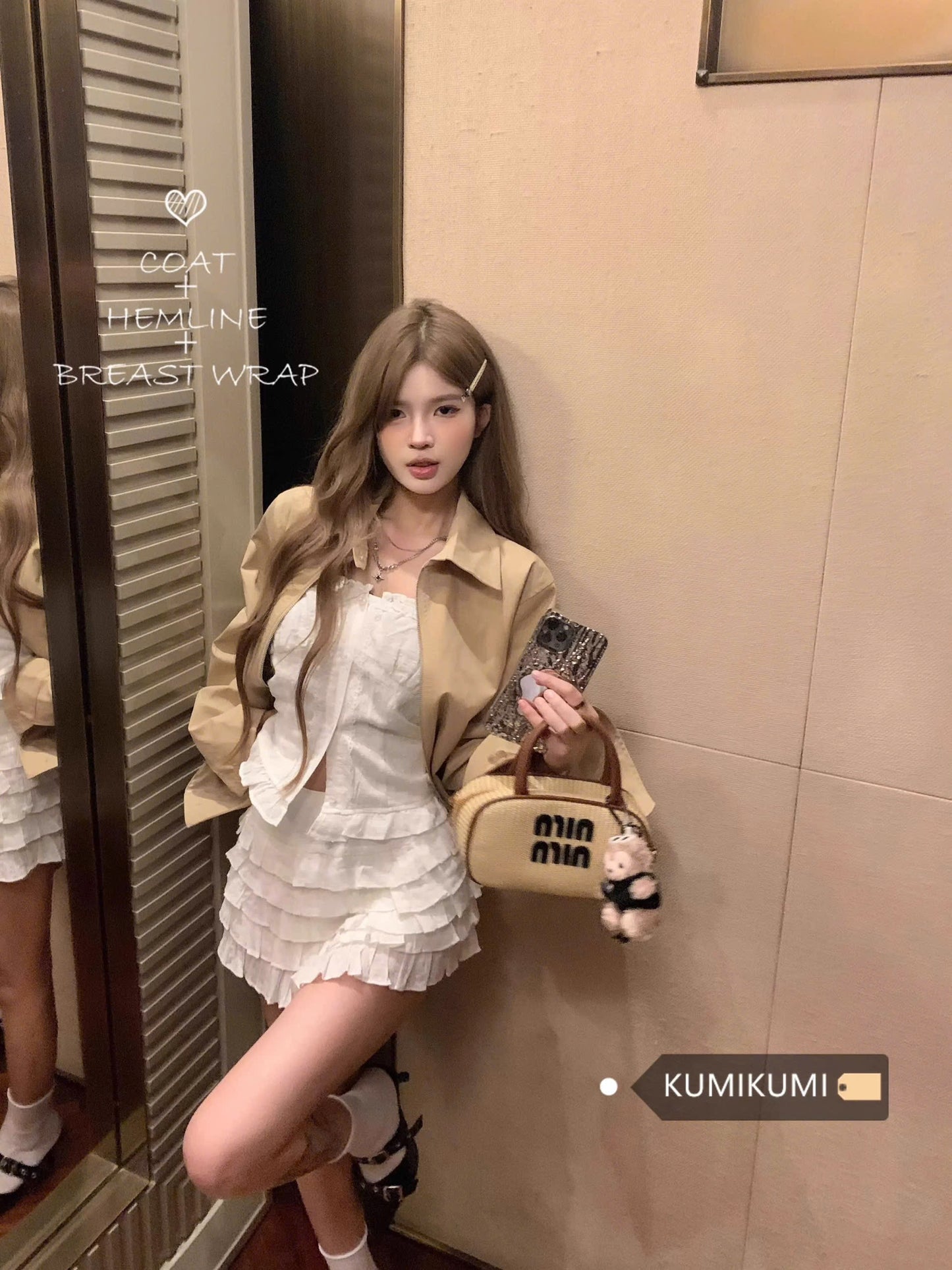 Set áo khoác be, áo ống trắng basic mix chân váy ngắn tầng