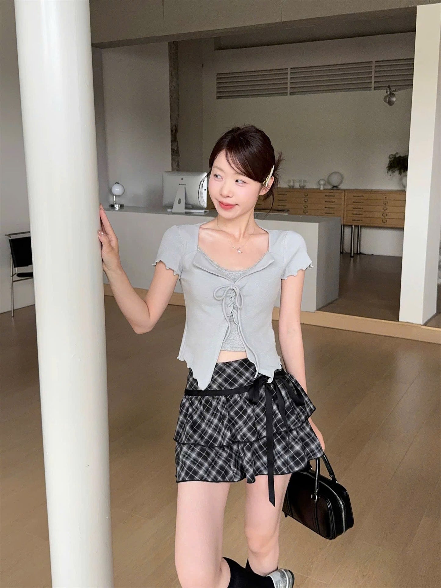Set áo thun ngắn tay có dây thắt nơ + chân váy xinh xắn