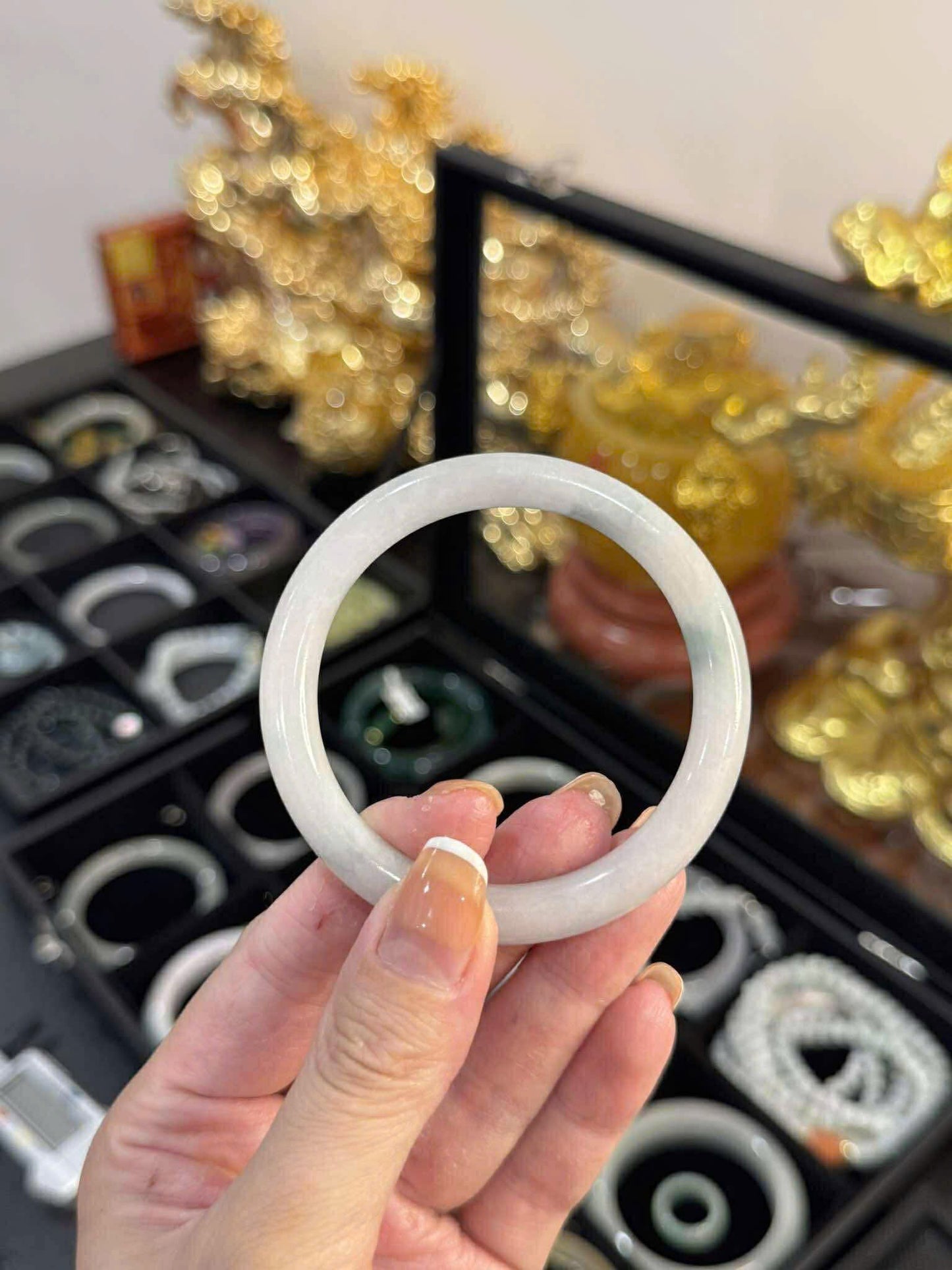 Vòng ngọc bản tone xanh