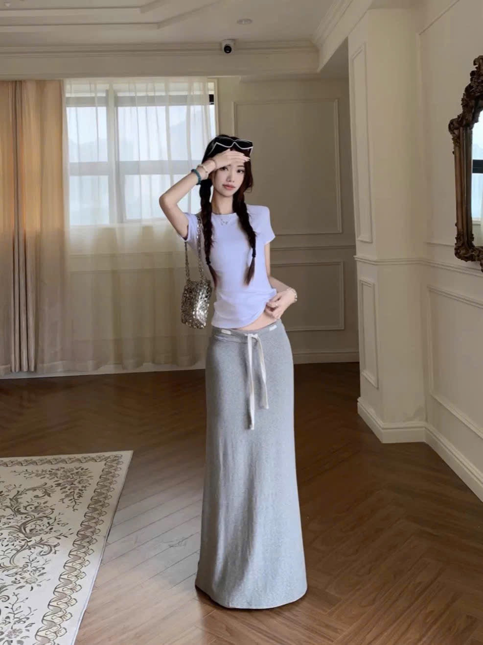 Set áo phông tay ngắn cổ tròn phối chân váy thun midi dây rút eo