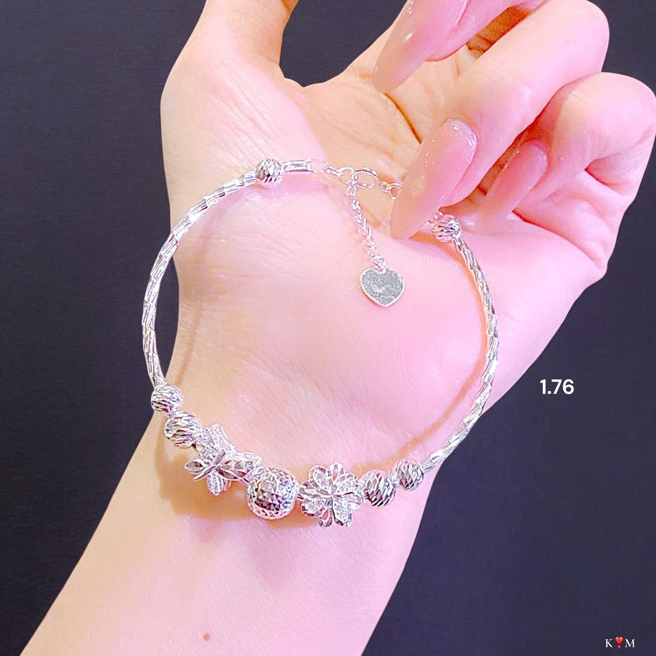 Lắc tay bạc bling bling nhìn góc nào cũng xinh
