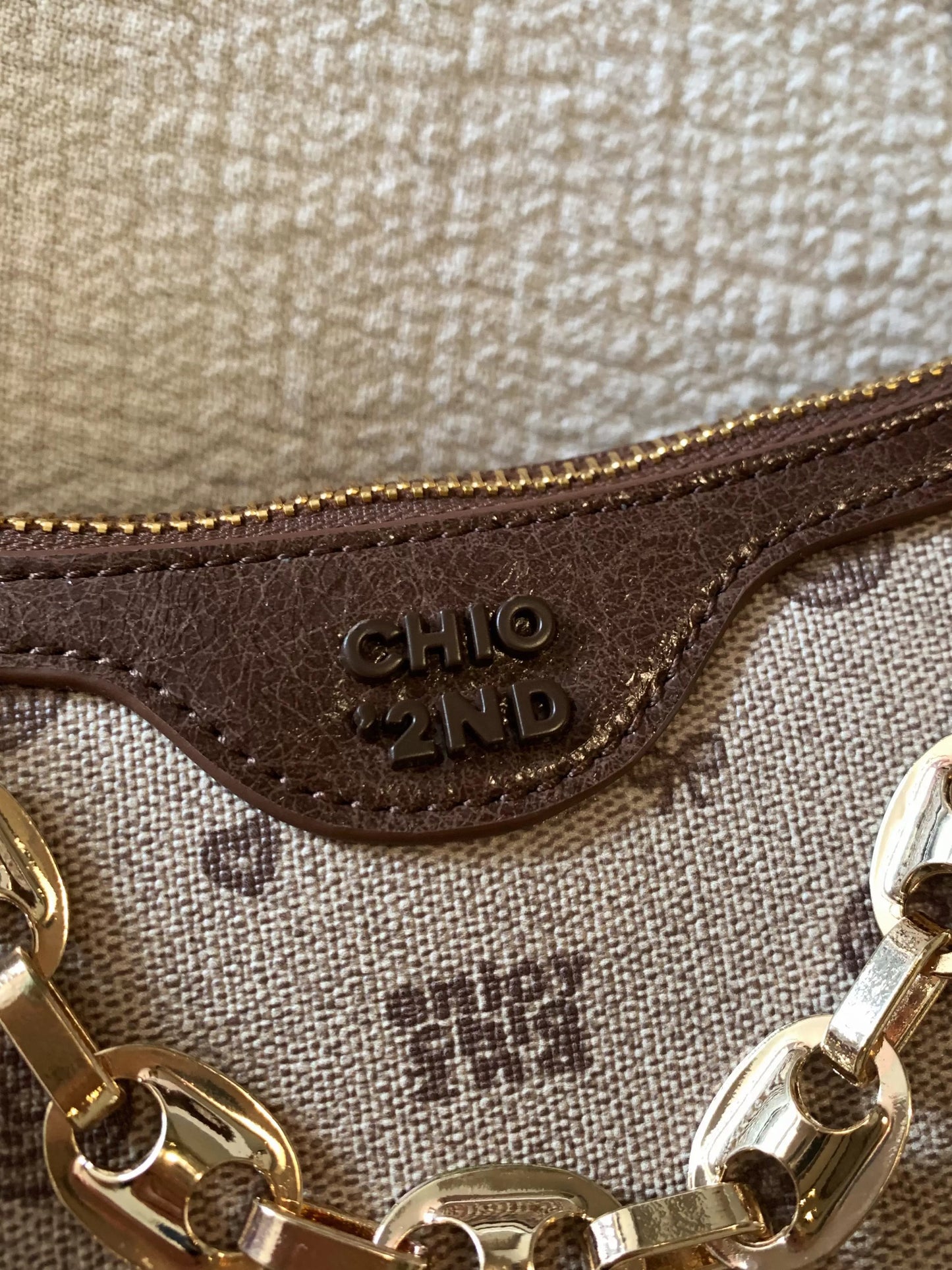 Túi đeo vai Chio'2nd dễ thương sale chỉ 85$
