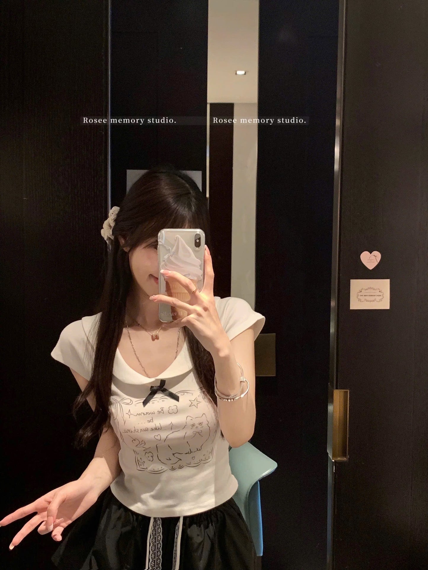 Set áo thun in mèo cute mix chân váy đen