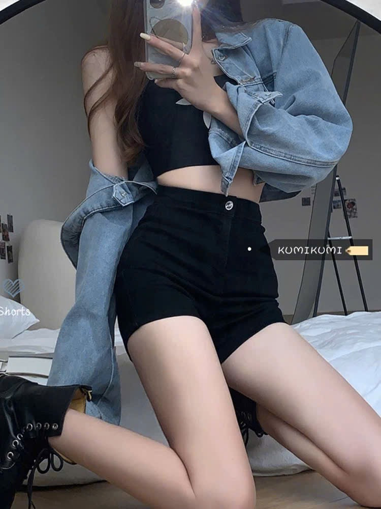 Quần short đen basic