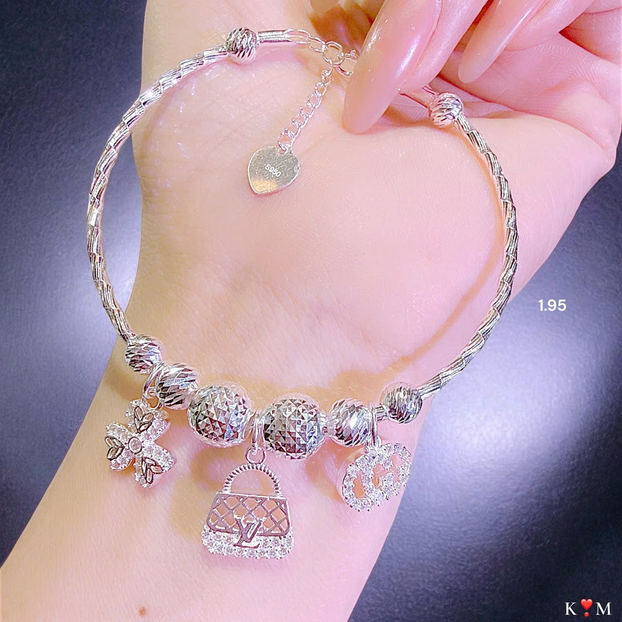 Lắc tay bạc bling bling nhìn góc nào cũng xinh