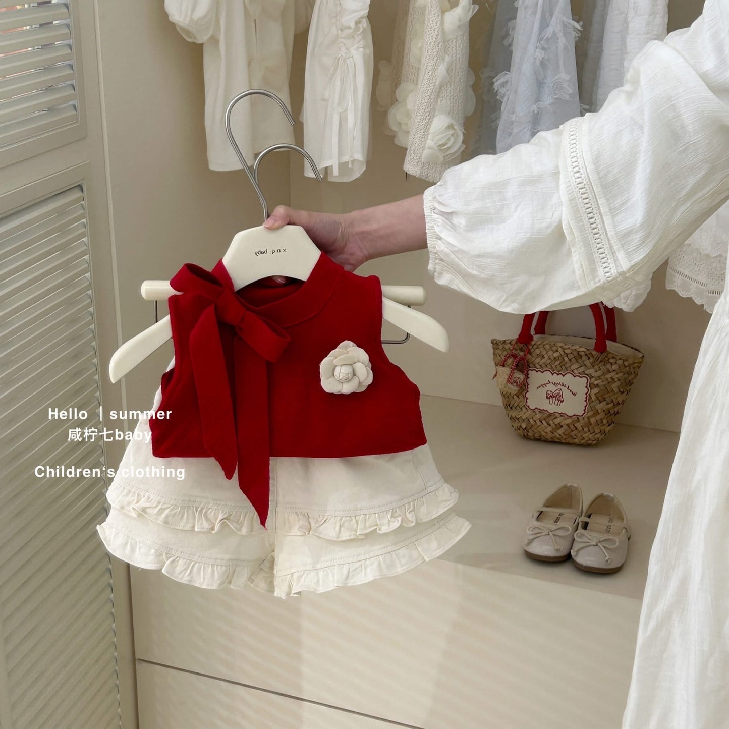 Set áo len dệt kim quần short trắng