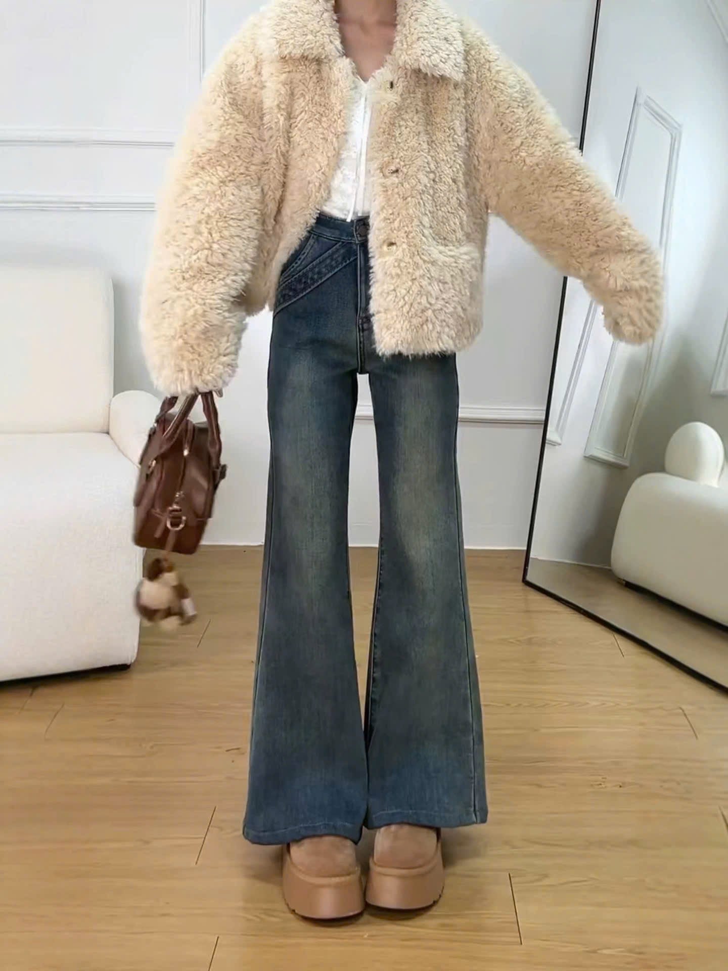Quần ống loe jean & thun hack chân dài miên man