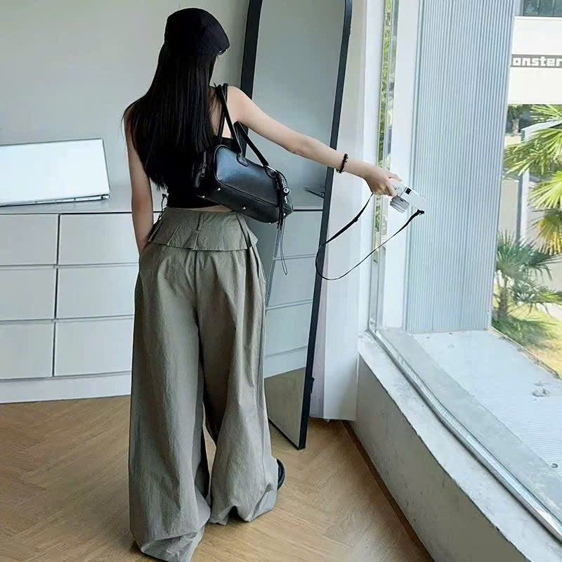 Set áo lệch vai và quần ống rộng nữ tính