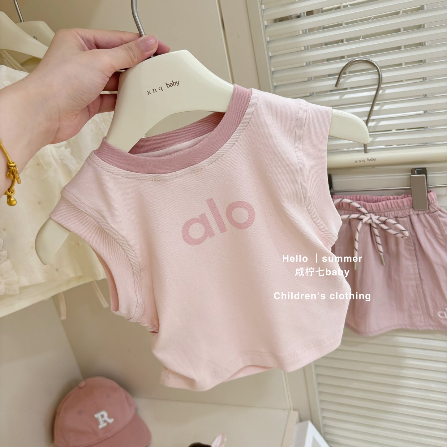 Áo ba lỗ váy hồng thể thao mát mẻ