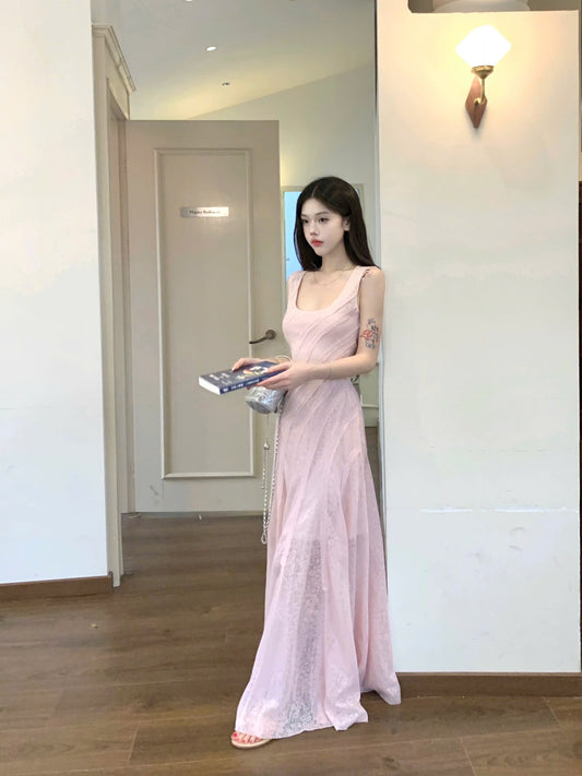 Đầm dài cổ vuông hồng nhạt