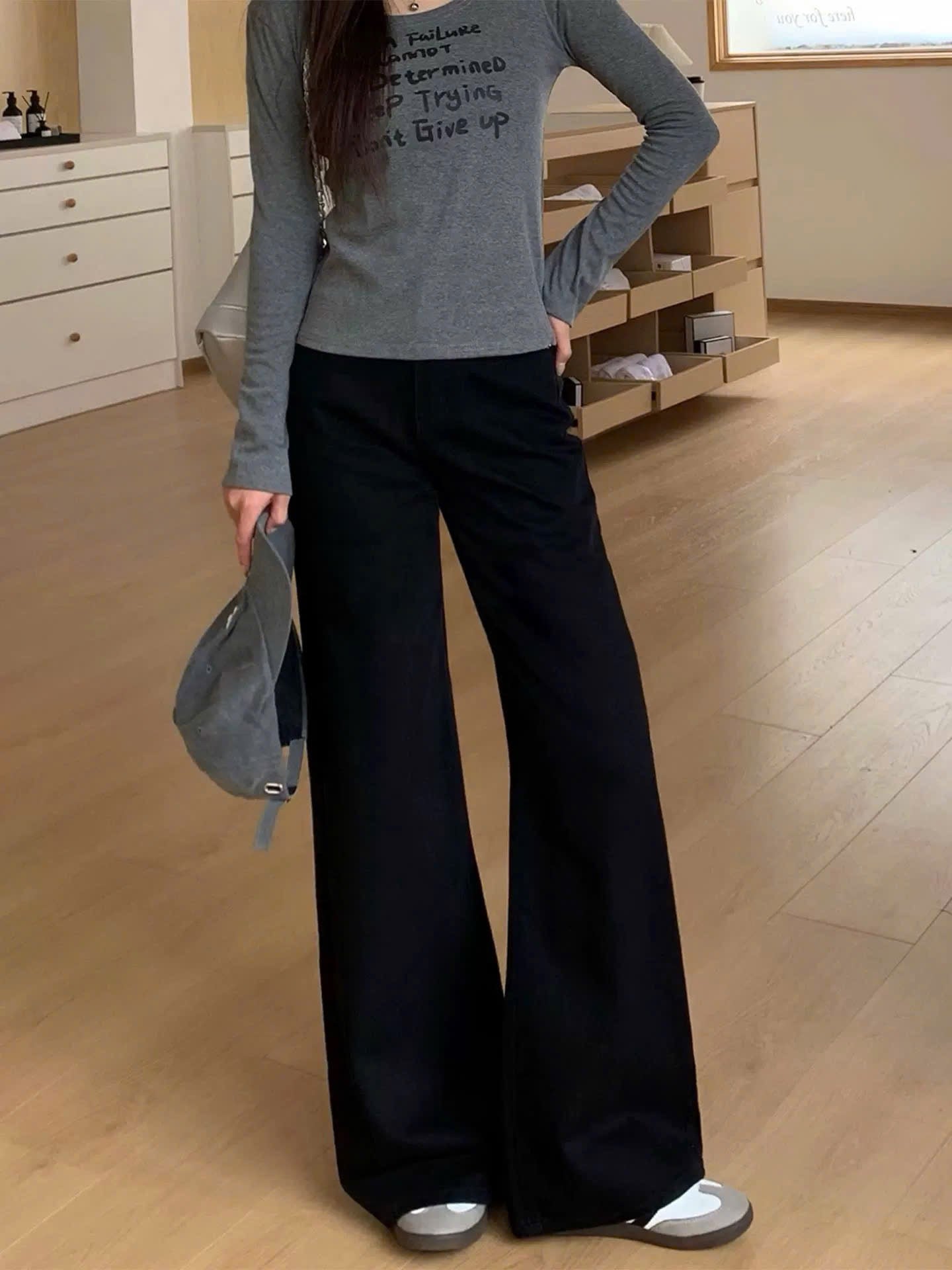 Quần ống loe jean & thun hack chân dài miên man
