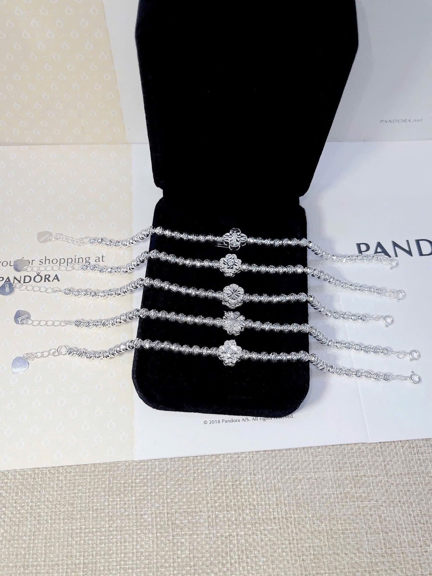 Vòng bạc hạt tròn charm xinh