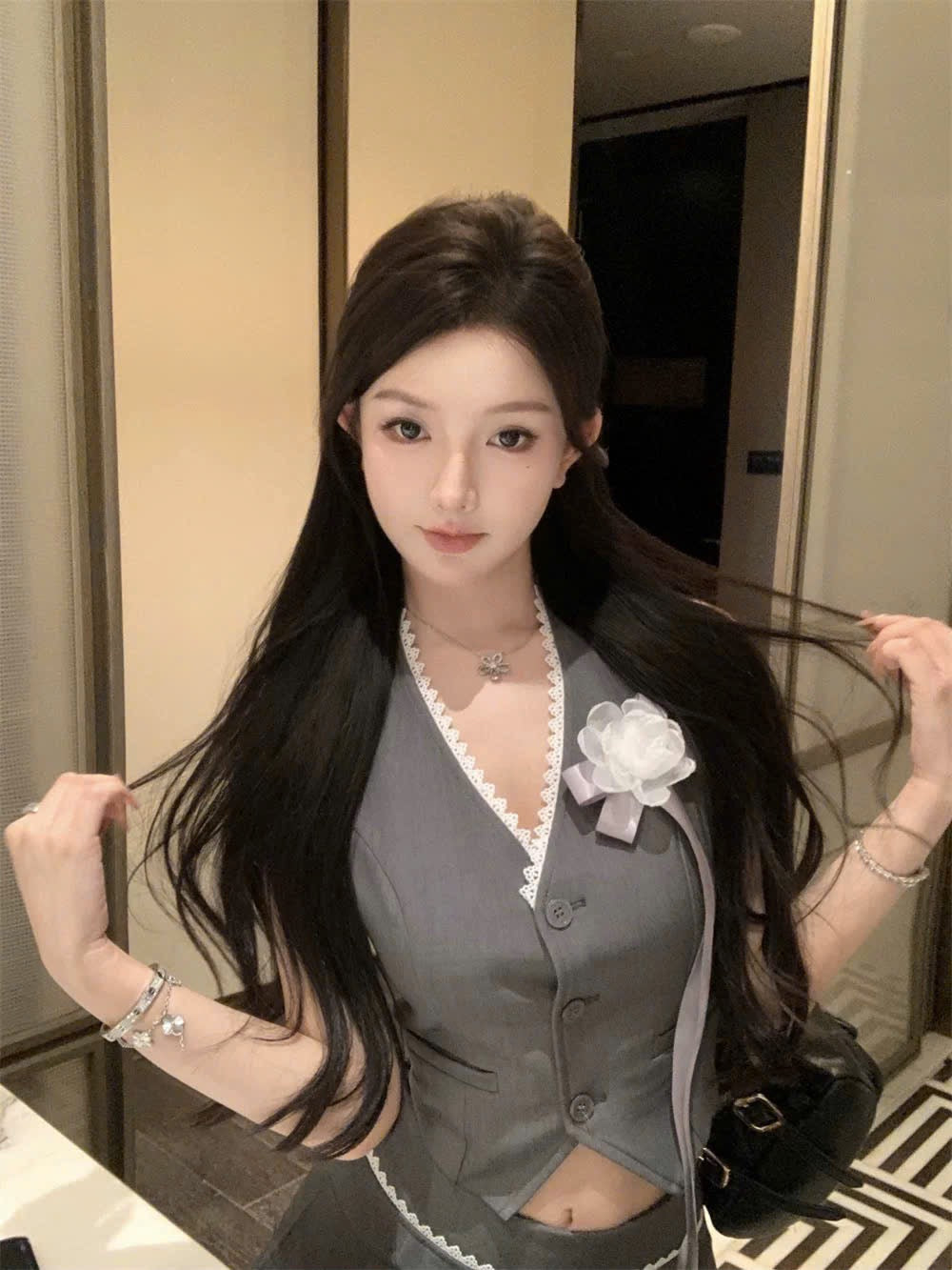 Set vest viền ren đính hoa dây xinh yêu