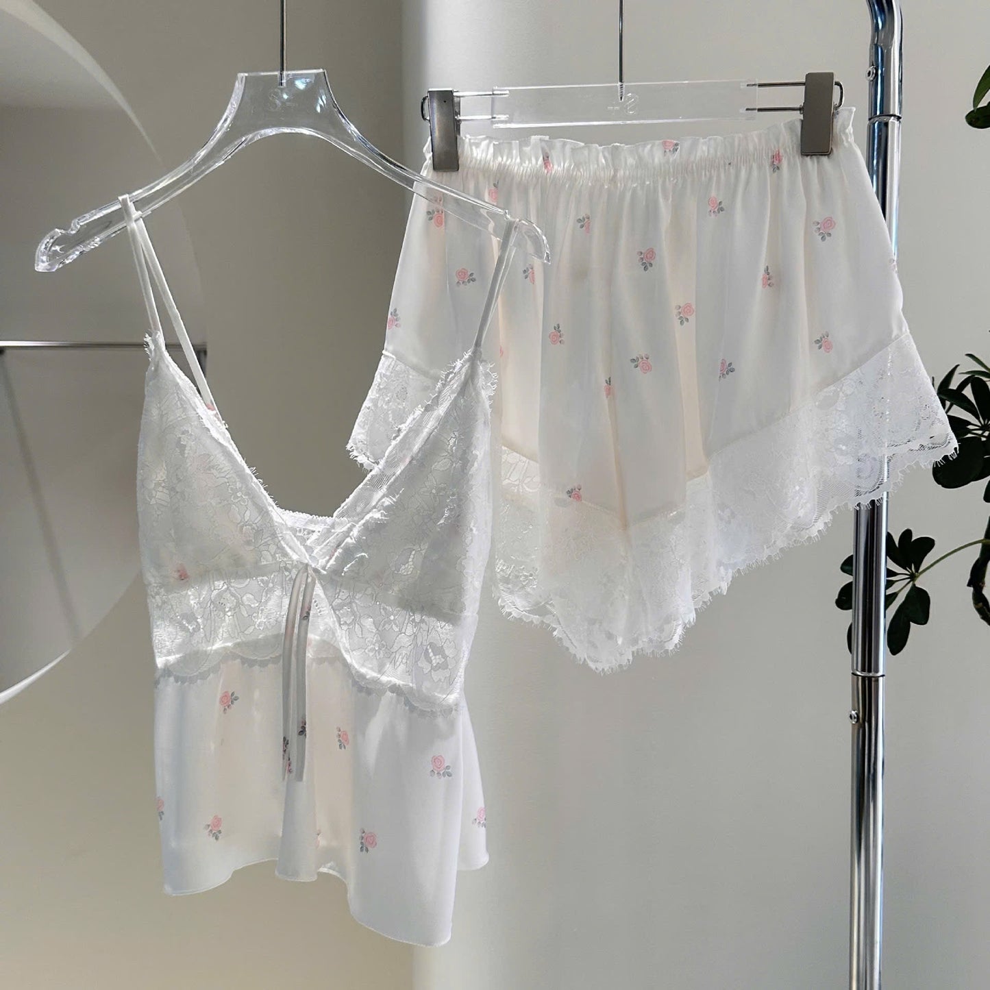 Tổng hợp đồ ngủ 2 dây quyến rũ