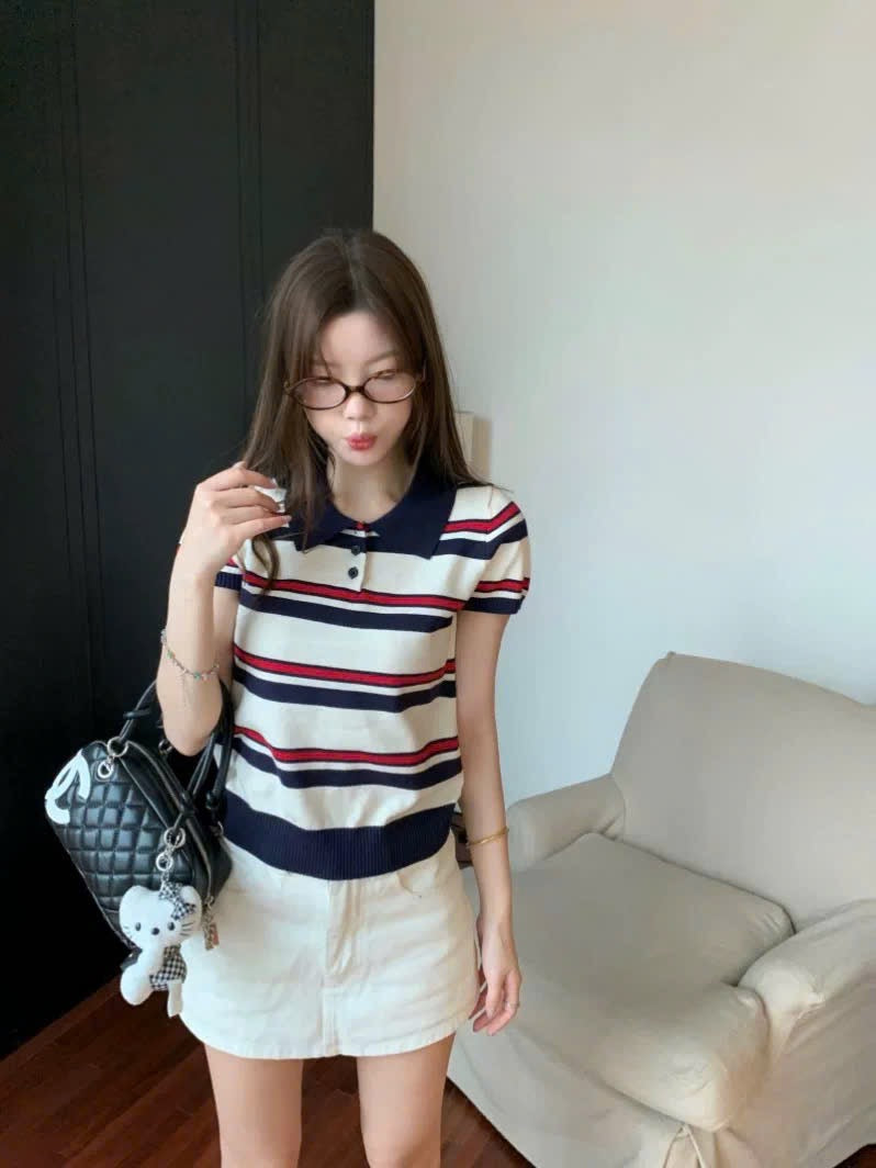 Set áo polo phối chân váy trắng