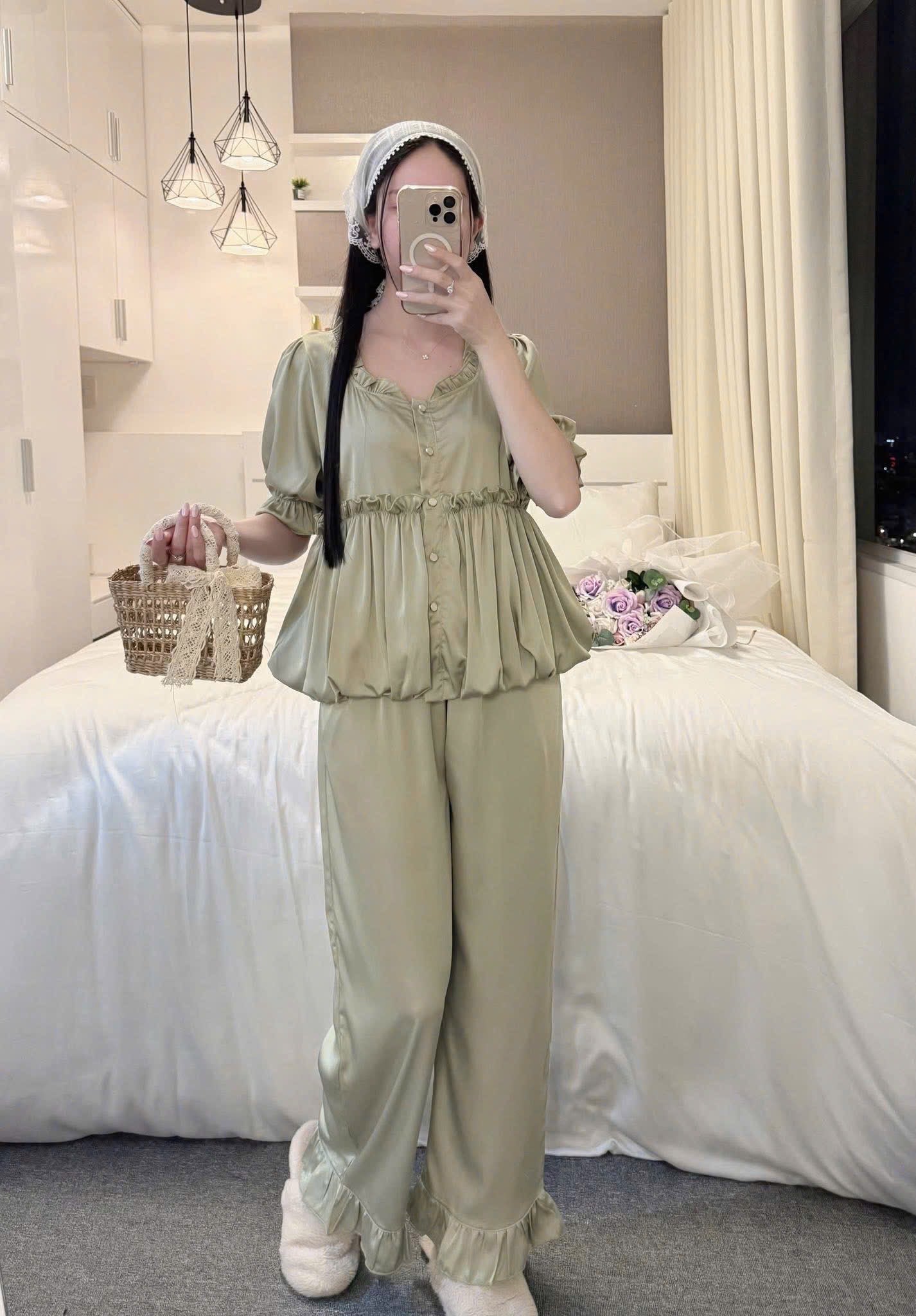 Bộ ngủ tiểu thư áo bí lụa tơ tằm